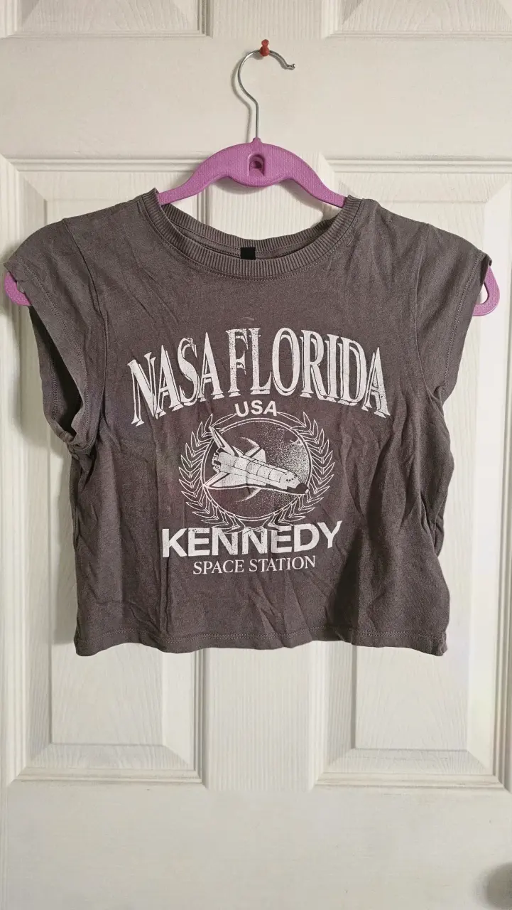 Polera gris NASA Florida Kennedy Space Station