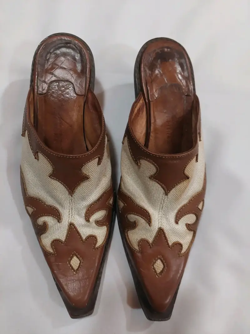 Zuecos de cuero y tela estilo western - 3