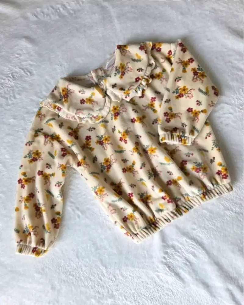 Conjunto floral y amarillo - 2