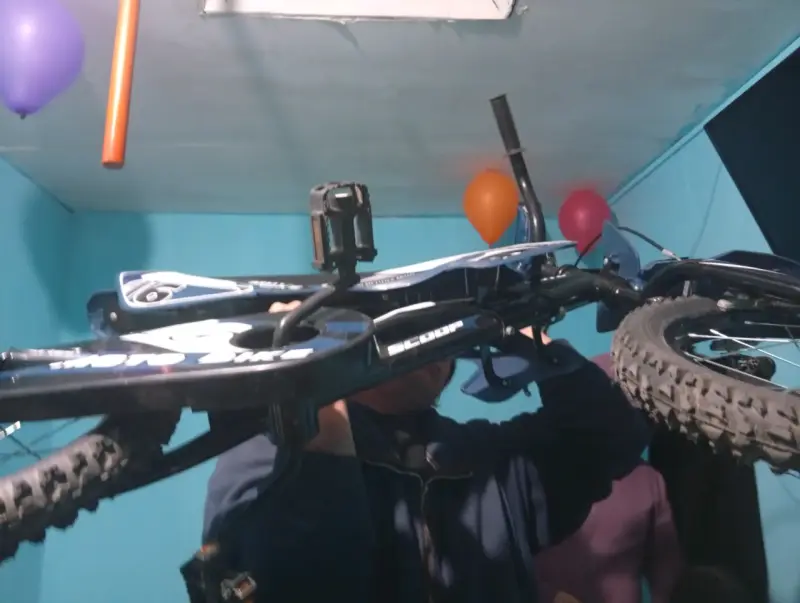 Bicicleta infantil estilo moto azul - 5
