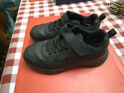 Zapatillas negras para niños Skechers con velcro - miniatura 4