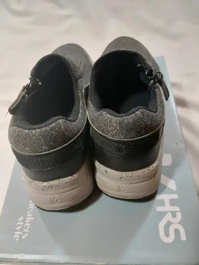 Zapatillas deportivas gris 16HRS con cierre lateral - miniatura 2