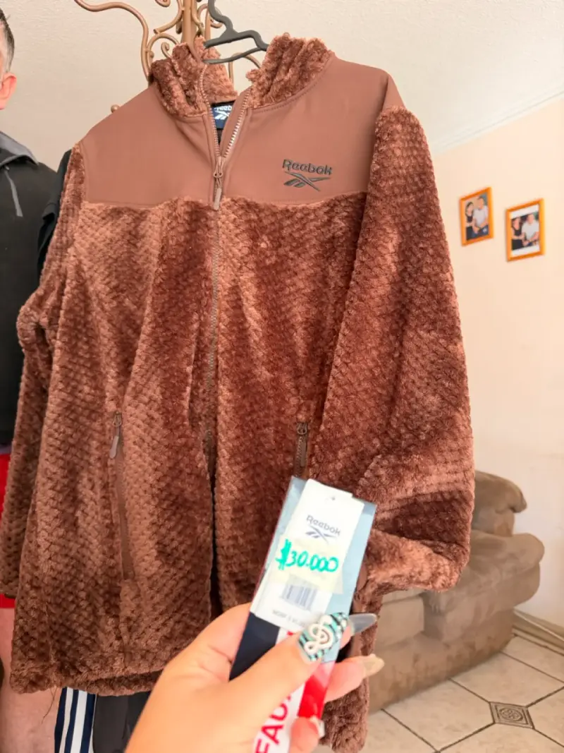 Chaqueta de felpa marrón Reebok con capucha - 2