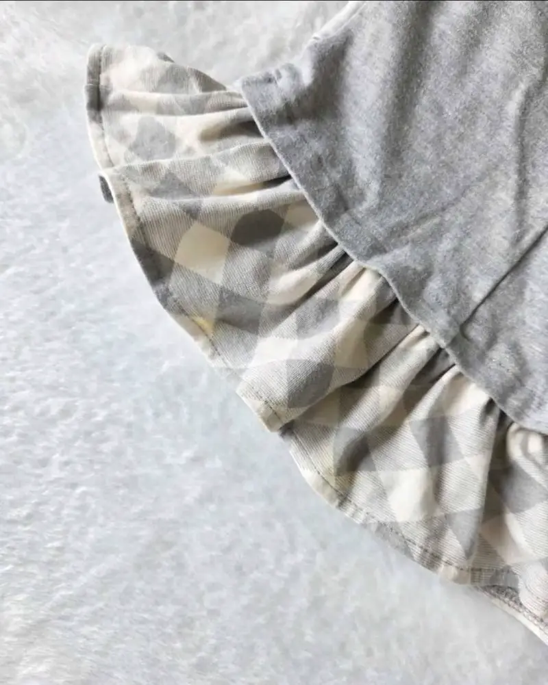 Conjunto de niña con diseño de perro y lazos - 4