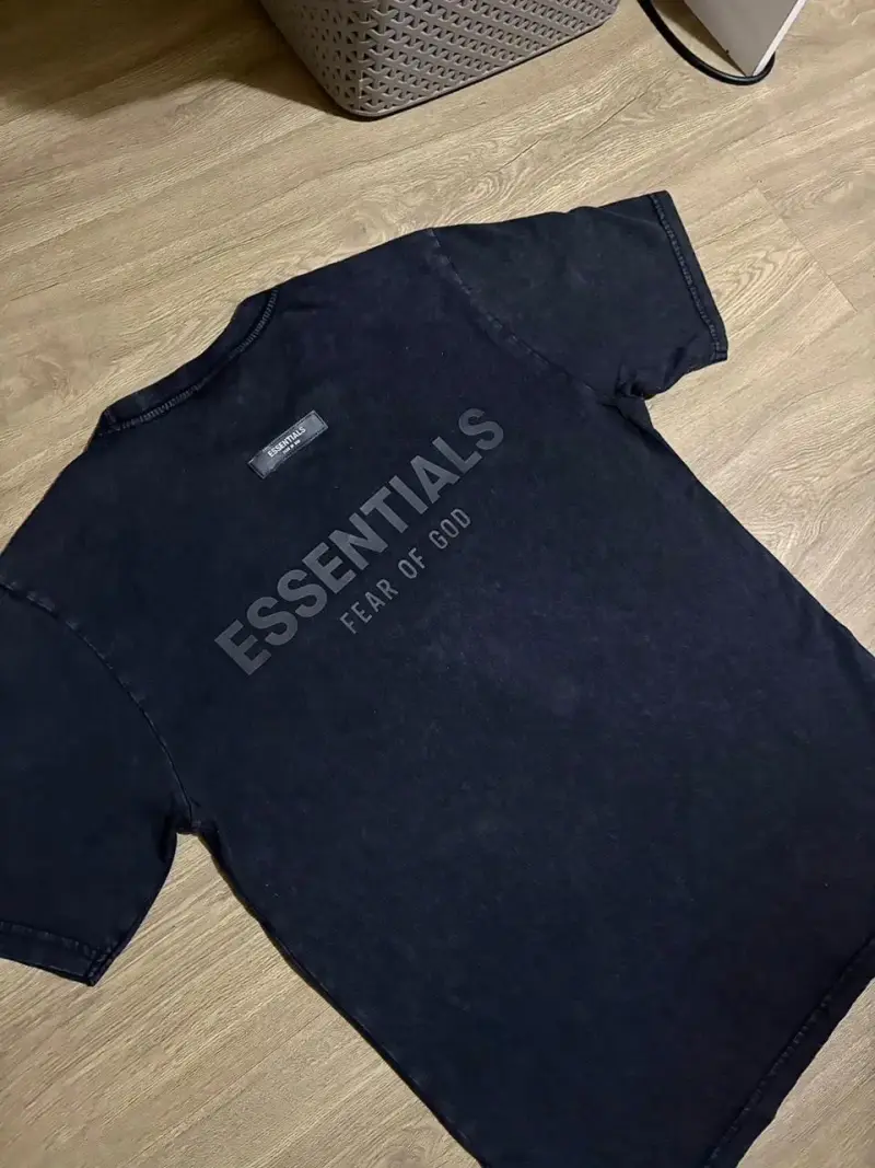 Poleras Essentials, Stussy y Corteiz - 2
