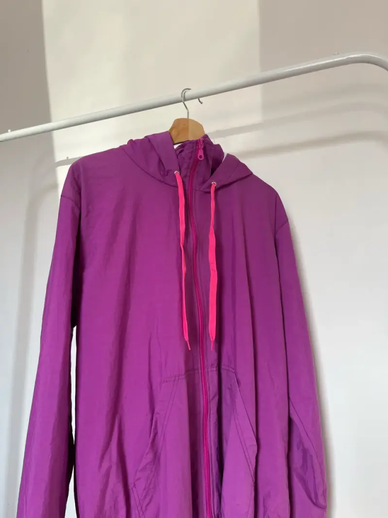 Chaqueta Morada con Capucha para Mujer - 2