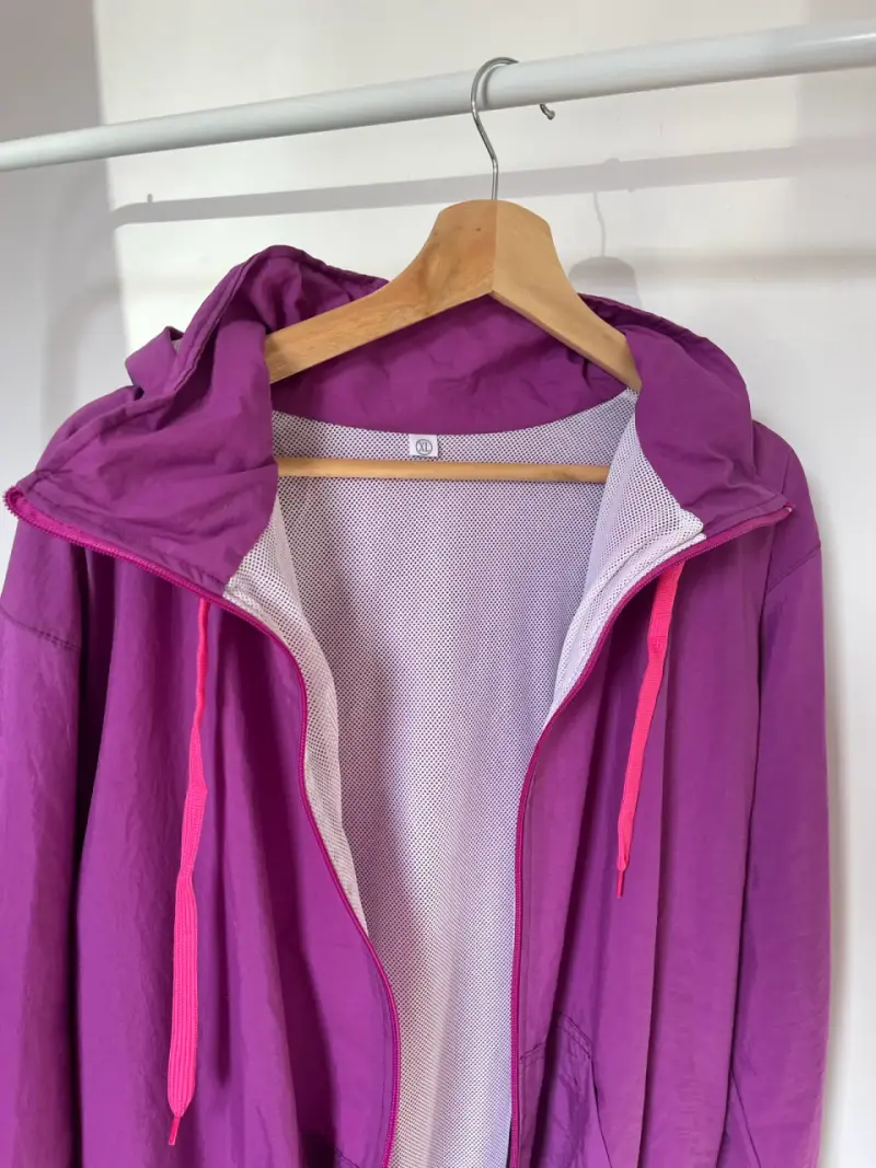 Chaqueta Morada con Capucha para Mujer - 5