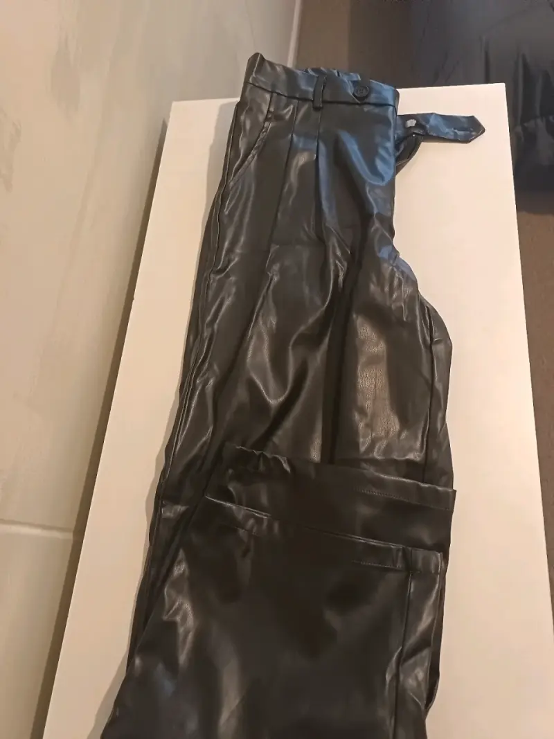 Pantalones de cuero sintético negro unisex - 1