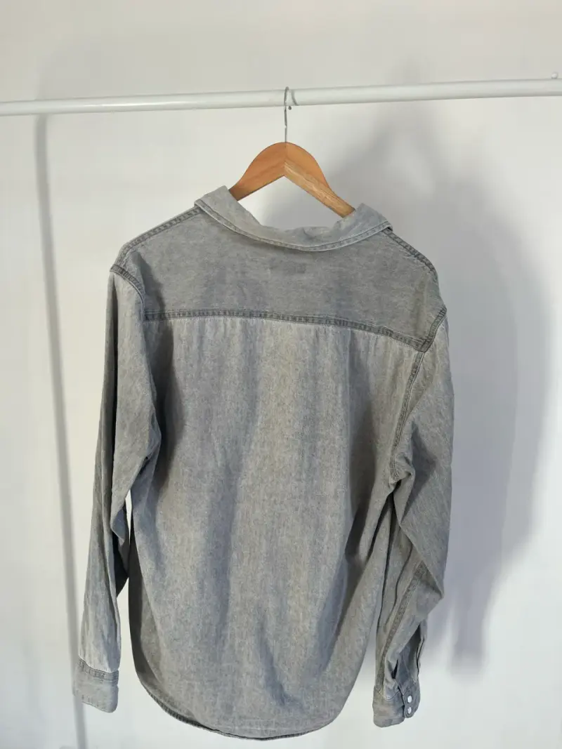 Camisa de mezclilla gris para hombre - 3