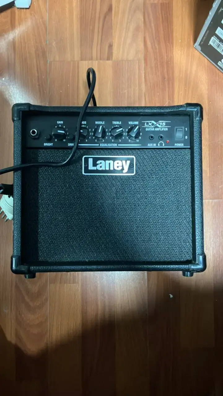 Amplificador de guitarra Laney LX15 15W - 1