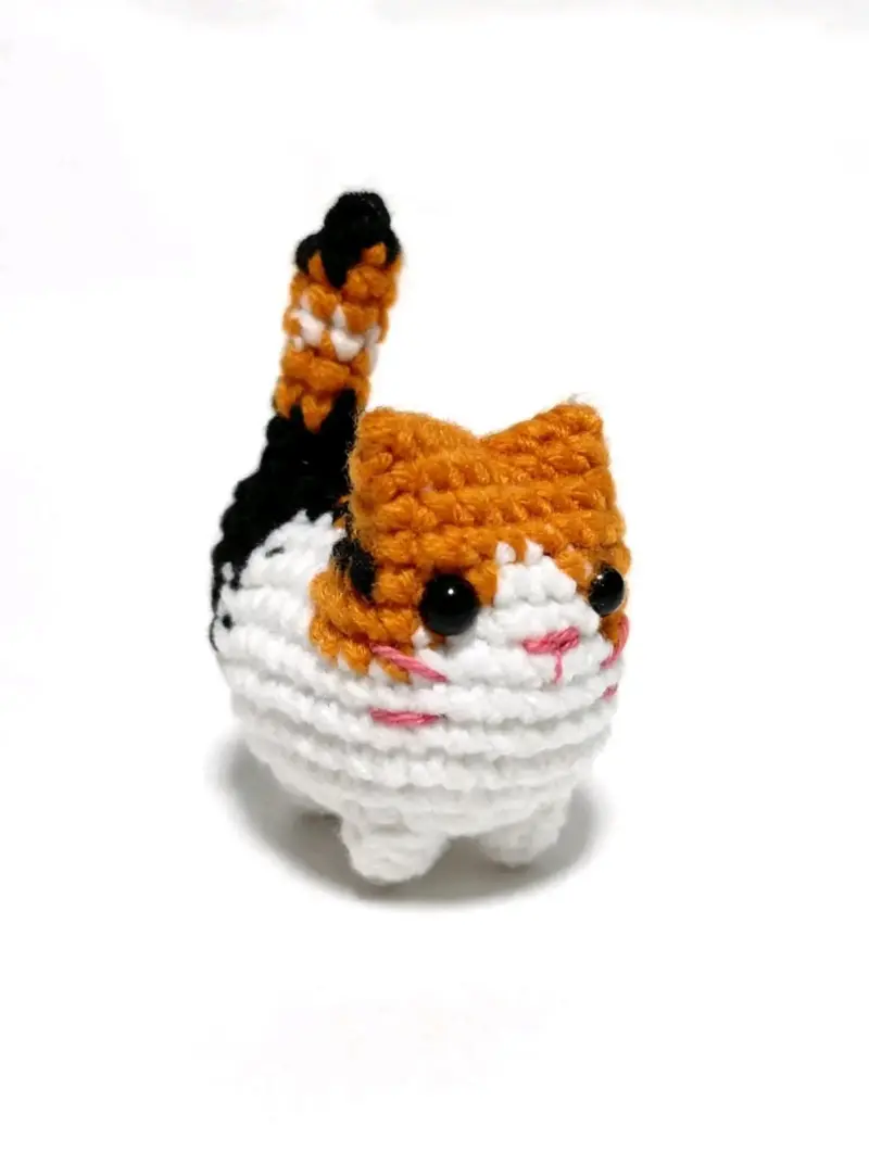 Amigurumi de gato tejido a mano
