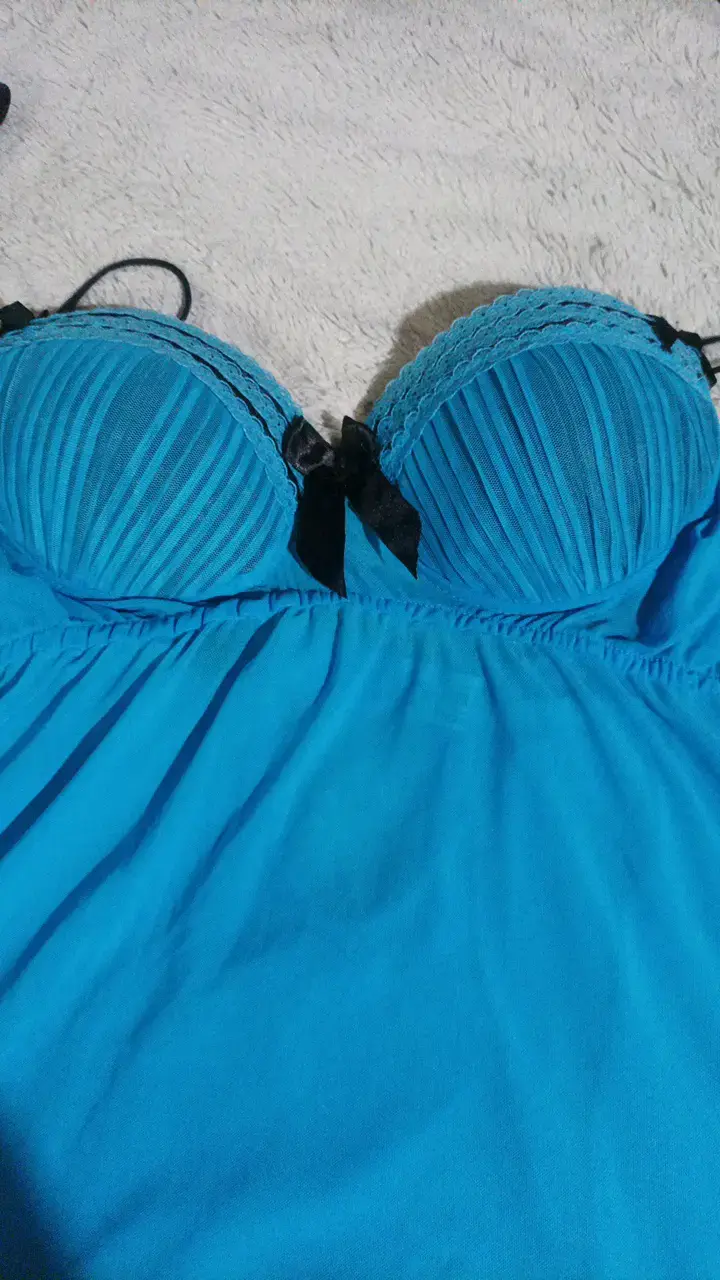 Conjunto de lencería azul con encaje - 2