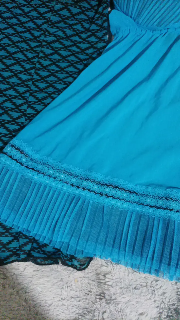Conjunto de lencería azul con encaje - 3