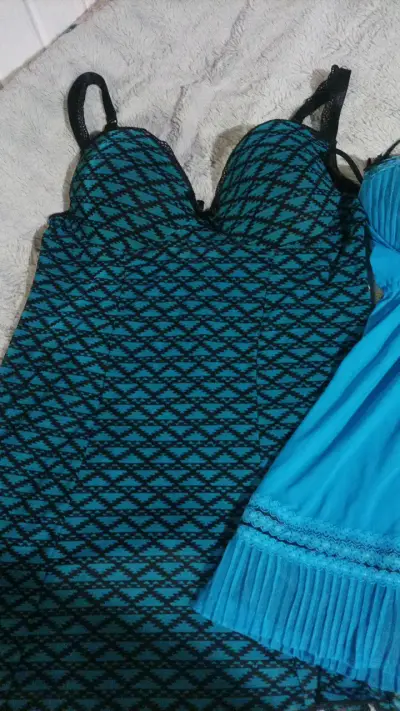 Conjunto de lencería azul con encaje - miniatura 4