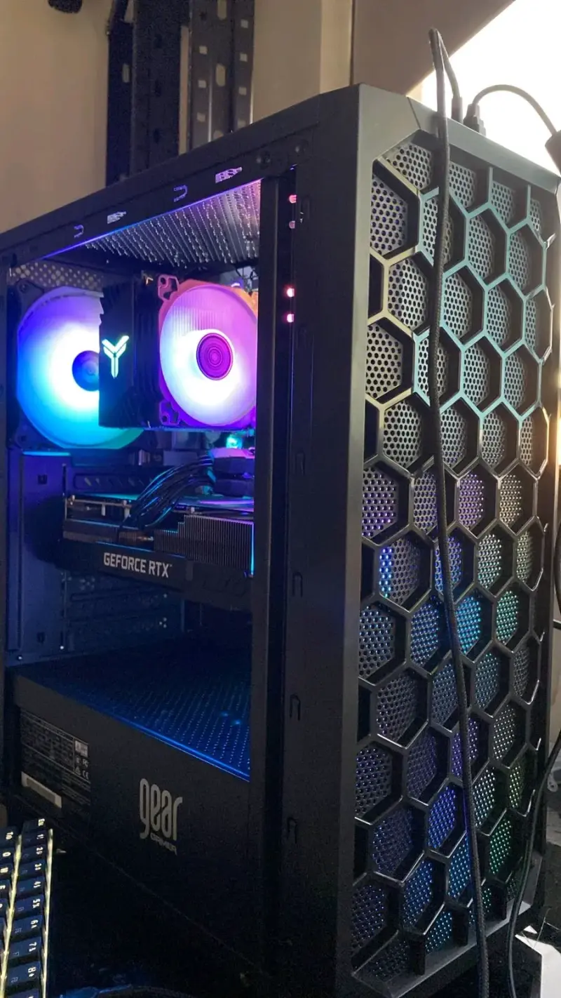 PC Gamer con Tarjeta Gráfica RTX y RGB