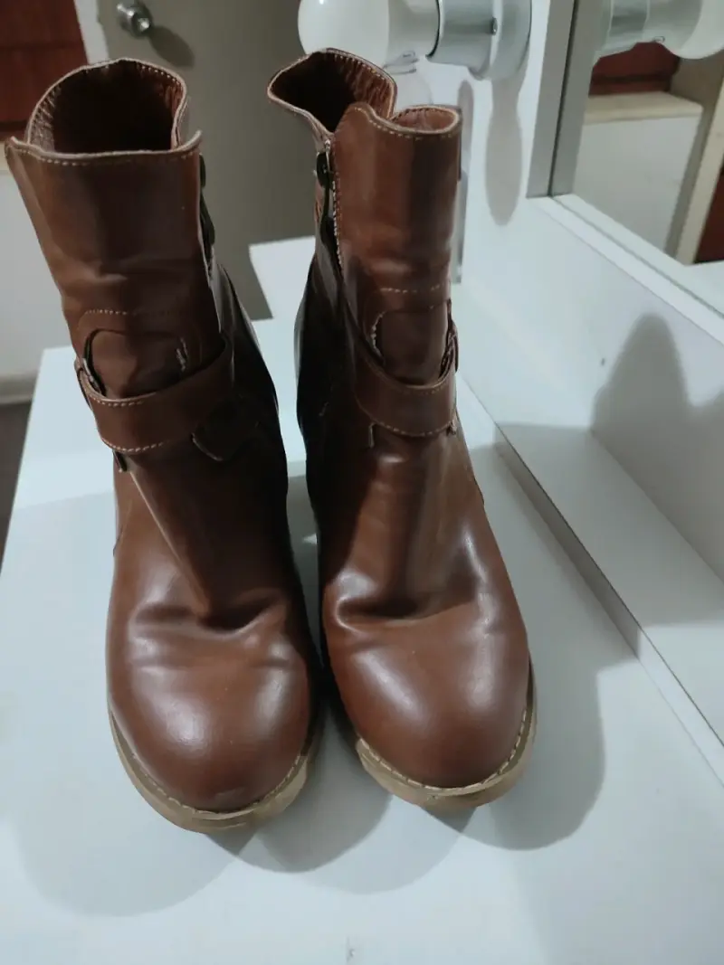 Botines de cuero marrón con tacón alto - 2