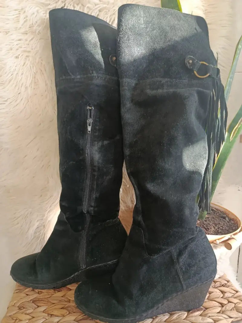 Botas negras de gamuza con flecos - 2