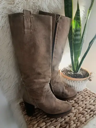Botas de gamuza marrón con tacón Weekend - miniatura 3