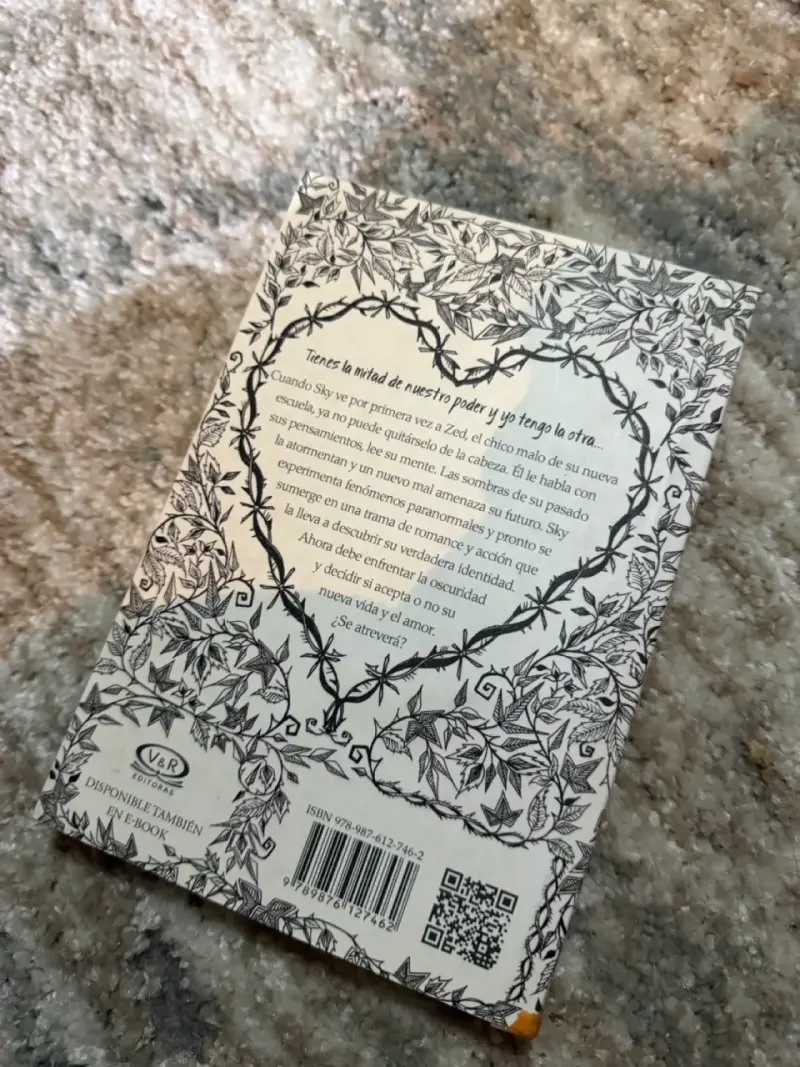 Libro 'Sky' de Joss Stirling en buen estado - 2
