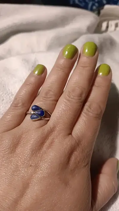 Anillo de plata con piedras azules - miniatura 1