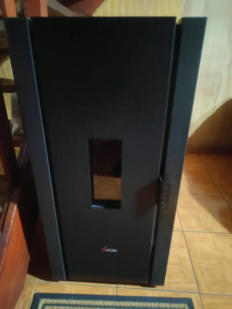 Estufa a pellet marca Cadel, modelo Kiara - 2