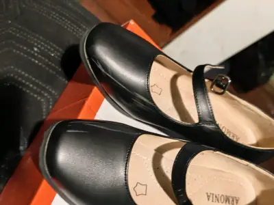 Zapatos de cueca  negros con tacón Armonia - miniatura 1