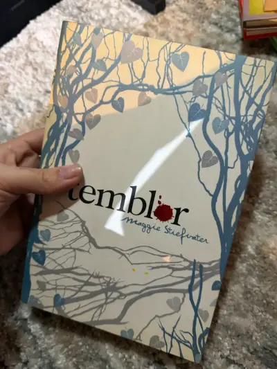 'Temblor' de Maggie Stiefvater en buen estado - miniatura 1