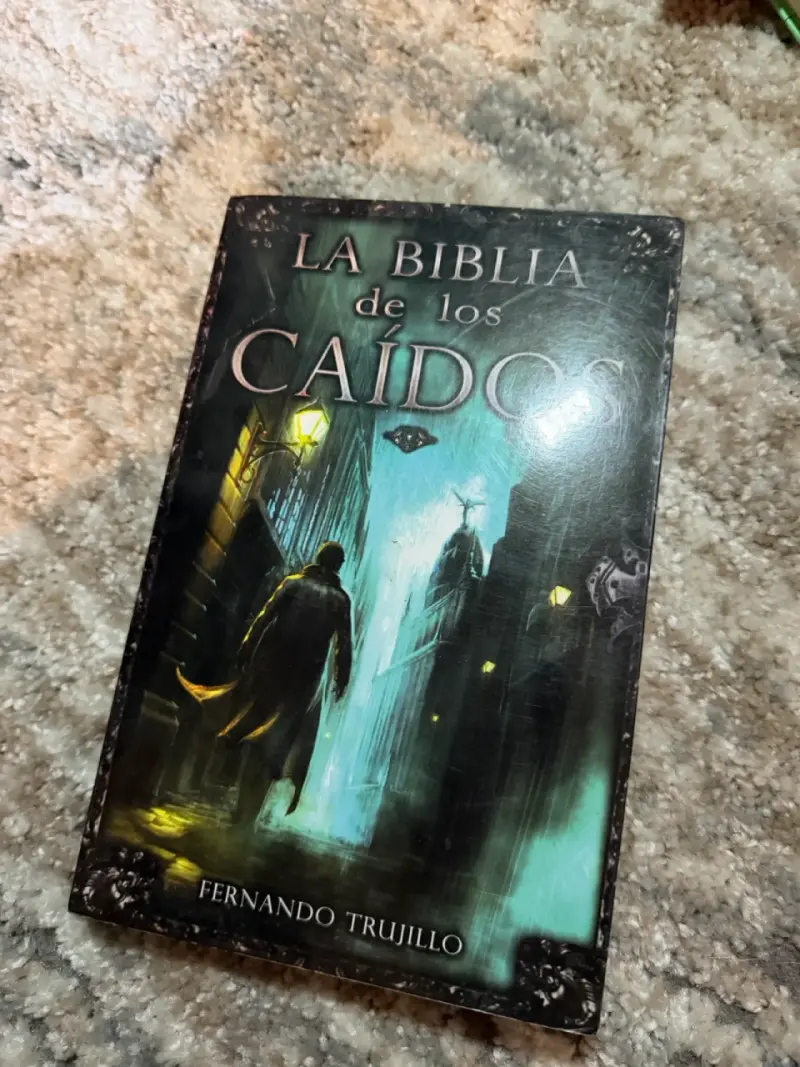 Libro La Biblia de los Caídos de Fernando Trujillo - 1