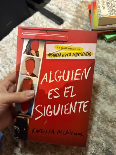 'Alguien es el Siguiente' de Karen M. McManus - miniatura 1