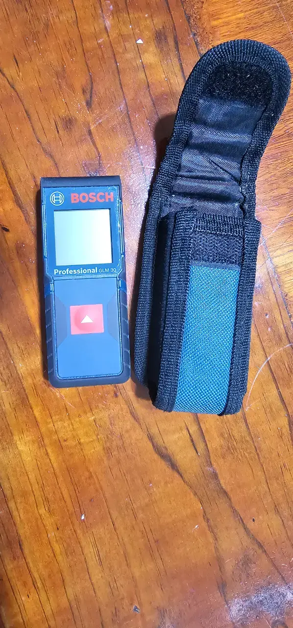 Medidor Láser Bosch GLM 30 Profesional con Funda