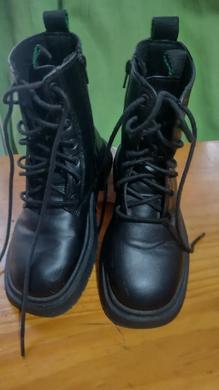 Botas negras Zara n° 32 - 1