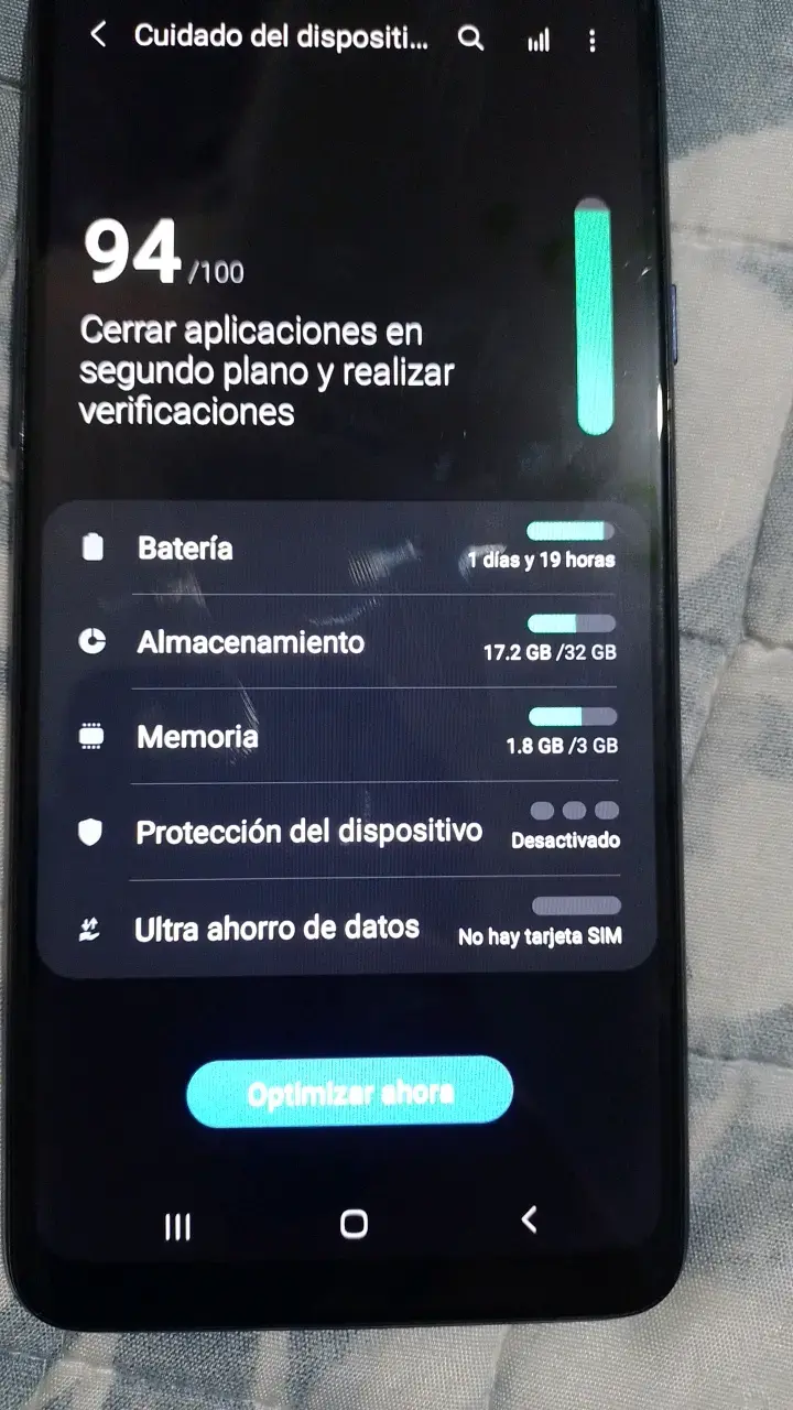 Smartphone Samsung Galaxy A20s azul en buen estado - 4