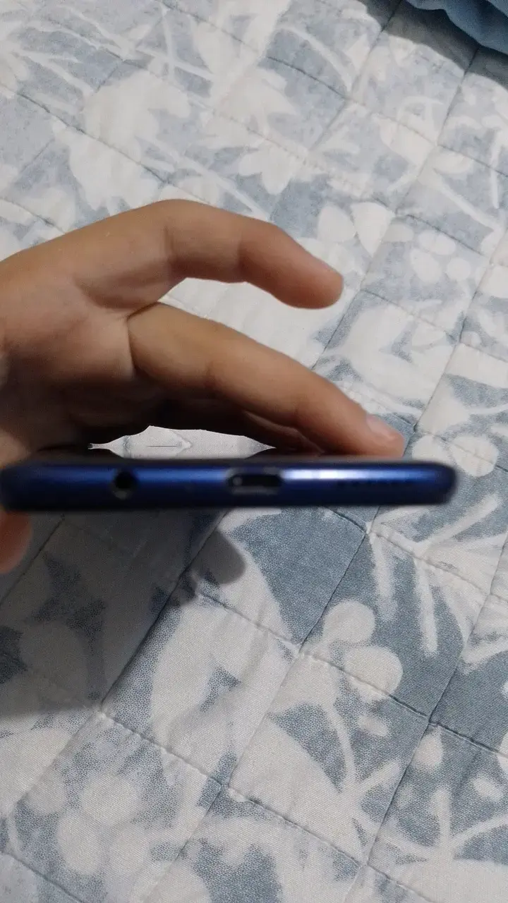 Smartphone Samsung Galaxy A20s azul en buen estado - 6