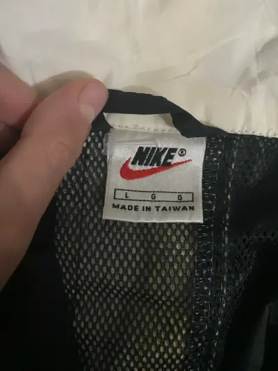 Cortaviento Nike vintage negro  amarillo - miniatura 2