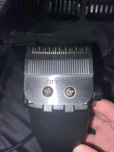 Máquina cortapelo Andis con accesorios - miniatura 3
