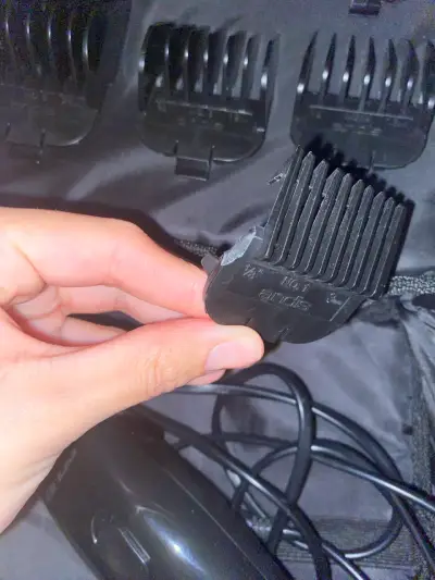 Máquina cortapelo Andis con accesorios - miniatura 5