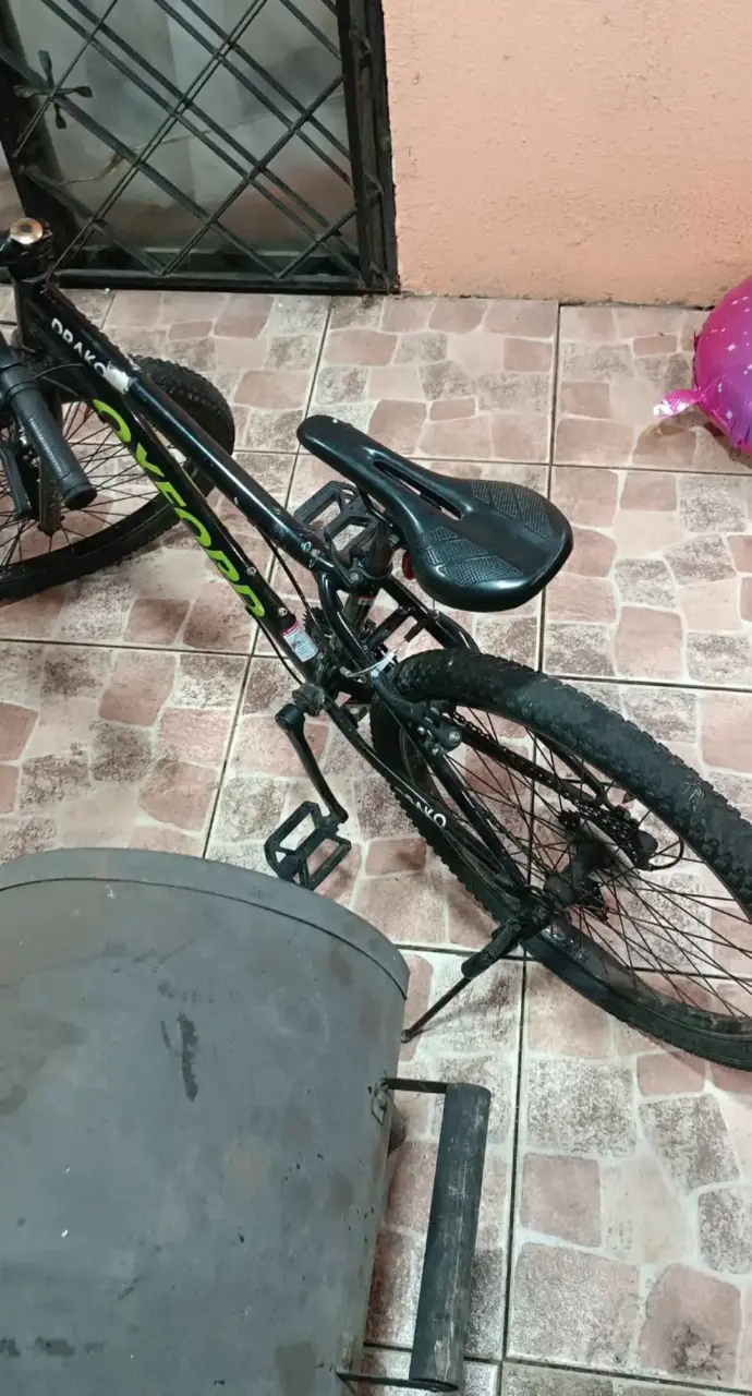 Bicicleta Oxford Draco negra en buen estado - 3