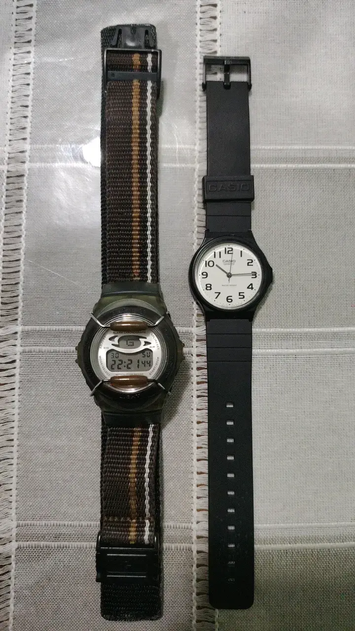 2 Relojes Casio digitales y analógicos - 2