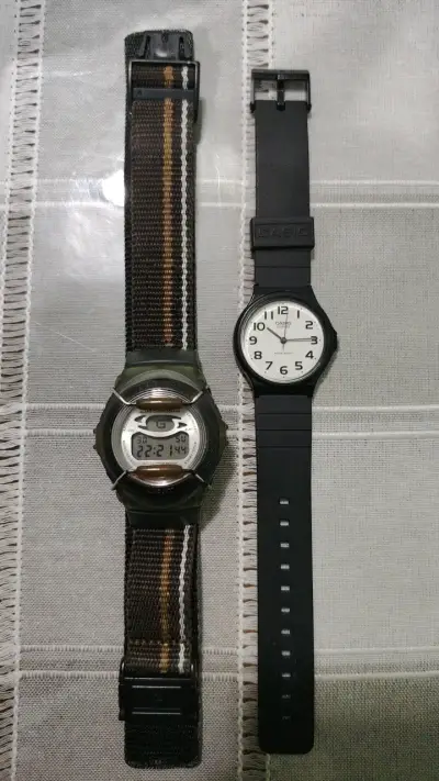 2 Relojes Casio digitales y analógicos - miniatura 2