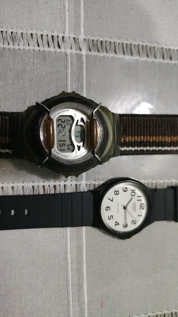 2 Relojes Casio digitales y analógicos - 3