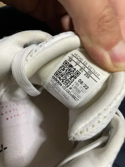 Zapatillas deportivas blancas Adidas en buen estado - miniatura 6