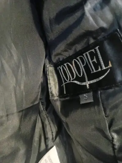 Chaqueta de cuero negra - miniatura 6