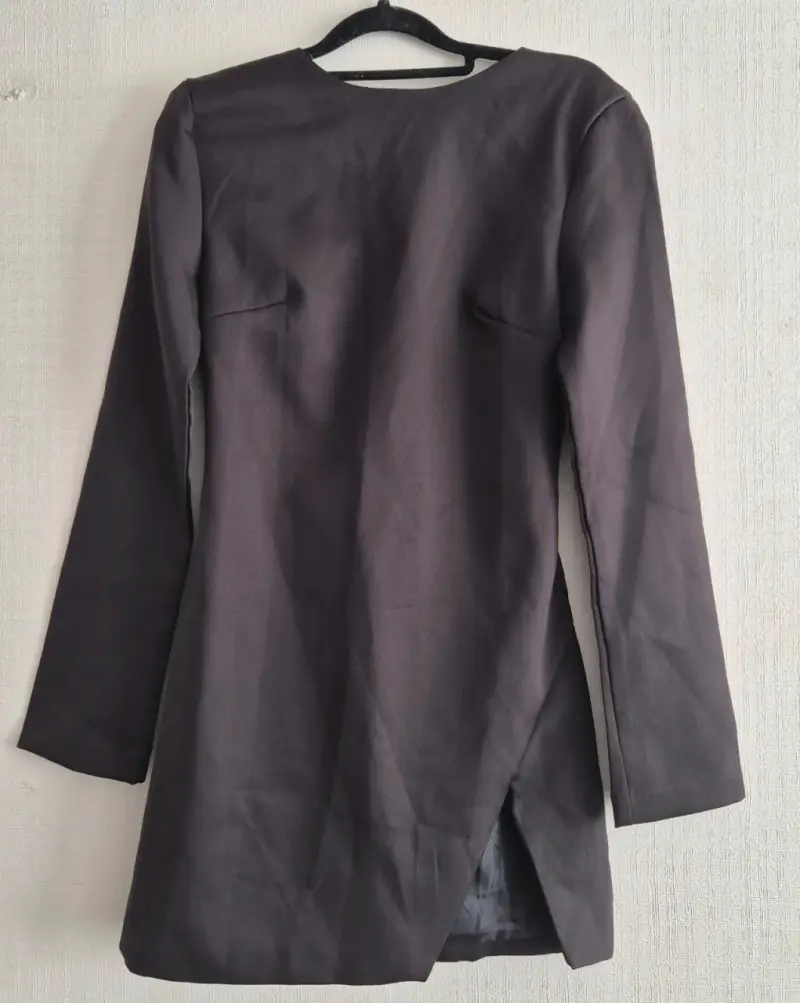 Vestido negro XS con escote profundo - 1