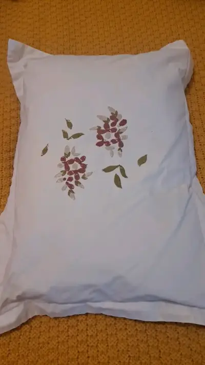 Almohadas decorativas Nina Herrera con bordado floral - miniatura 1