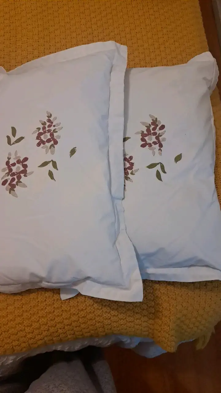 Almohadas decorativas Nina Herrera con bordado floral - 3