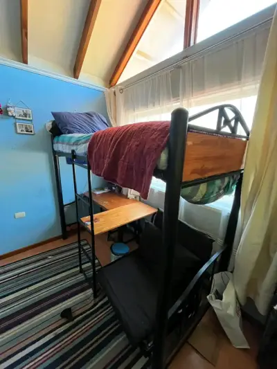 Cama alta con escritorio y silla integrada - miniatura 1