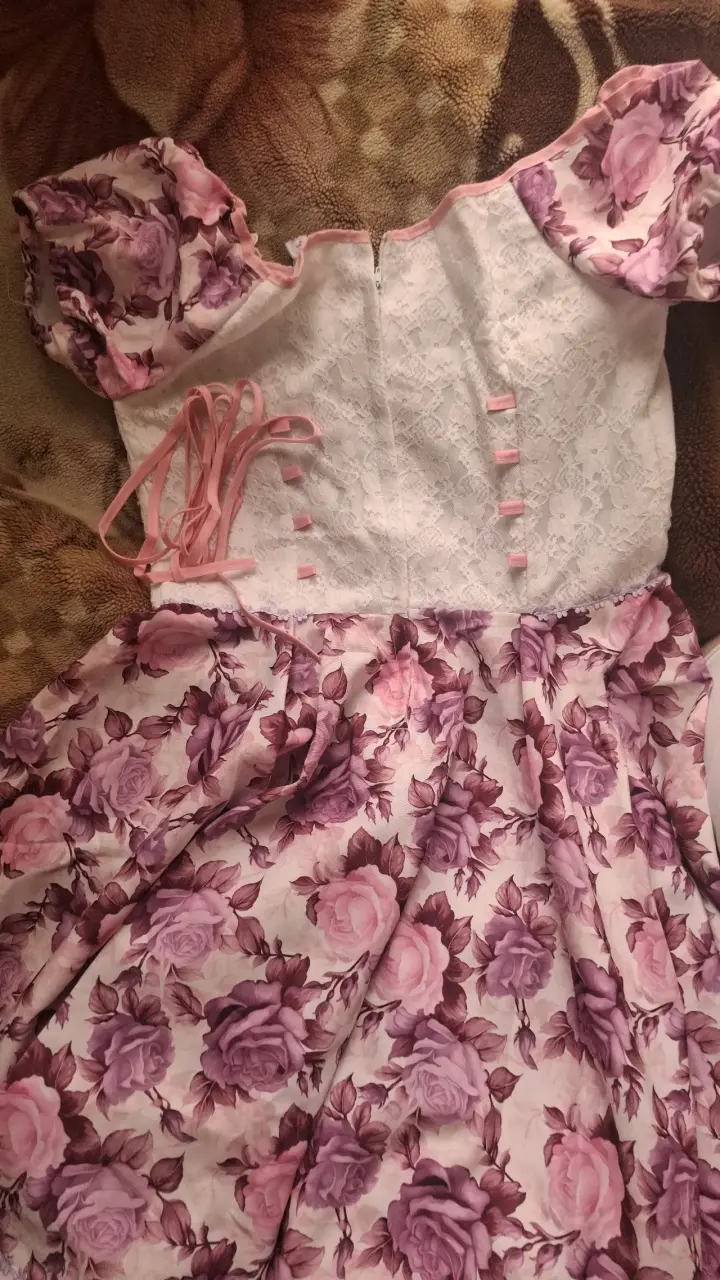 Vestido de cueca, con encaje y detalles bordados - 6
