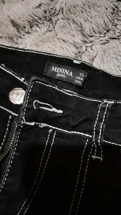 Pantalones cargo negros con costuras blancas - miniatura 3