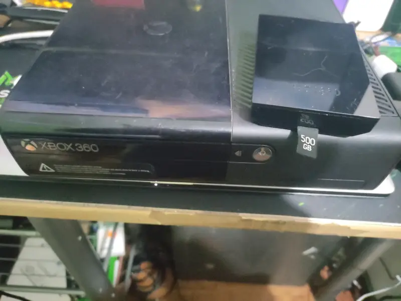 Consola Xbox 360 500GB con fuente de poder - 2