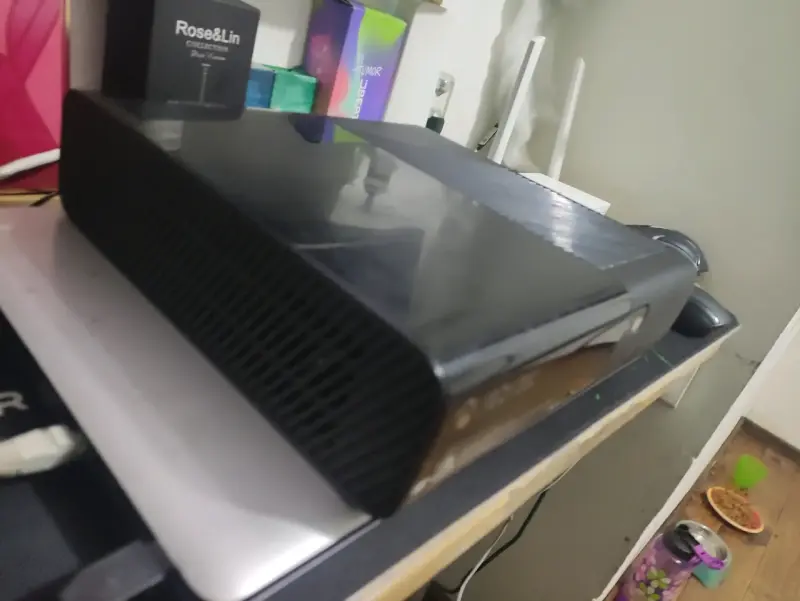 Consola Xbox 360 500GB con fuente de poder - 4
